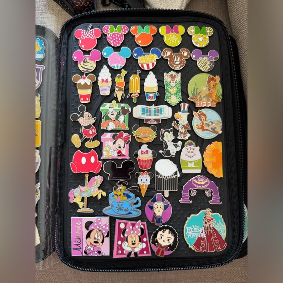 Disney Pin Collection - Picture 3 of 5